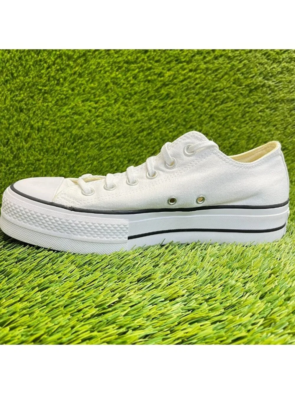 Converse Chuck Taylor All Star Lift Womens Size 9 White Athletic Shoes Sneakers